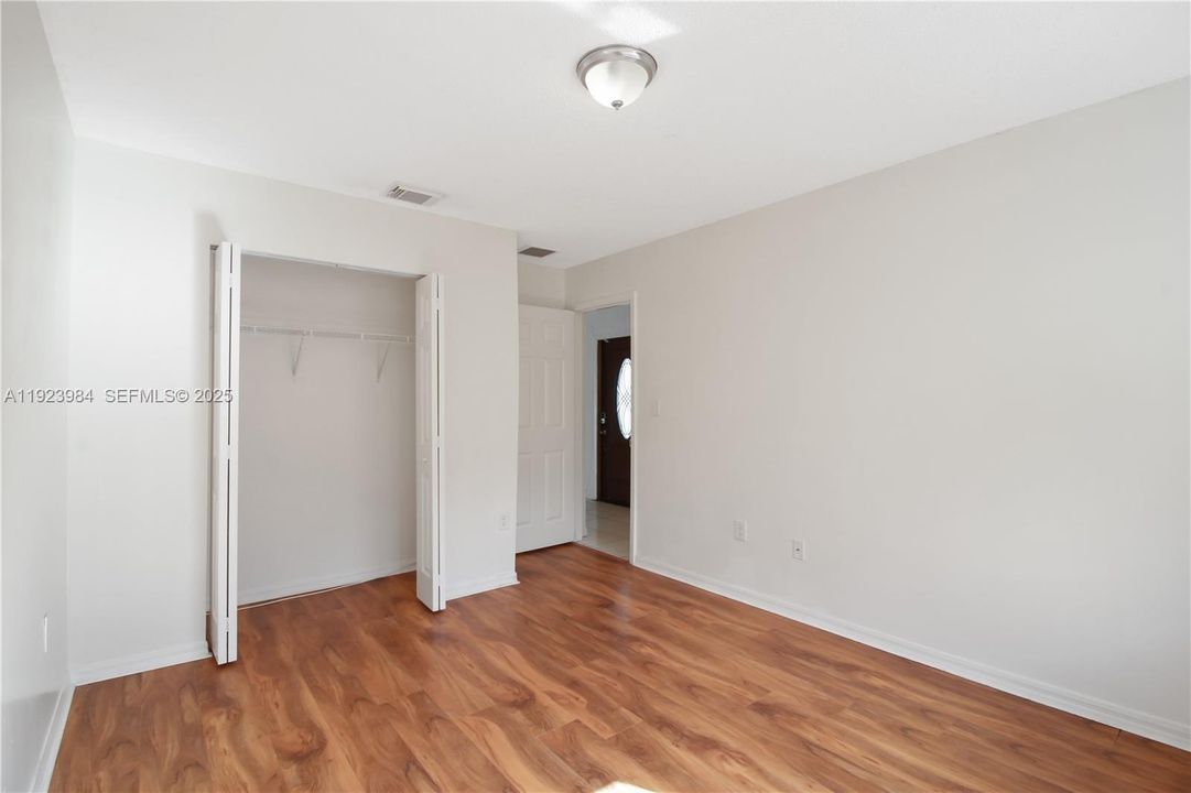 En Venta: $540,000 (4 camas, 2 baños, 1652 Pies cuadrados)