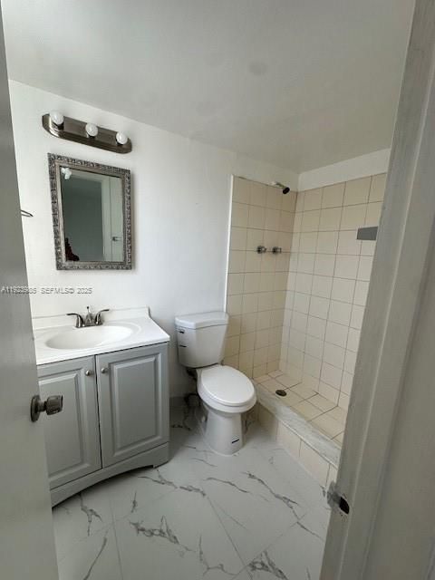 En Renta: $2,400 (2 camas, 2 baños, 950 Pies cuadrados)