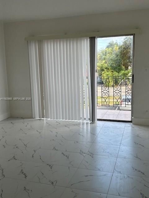 En Renta: $2,400 (2 camas, 2 baños, 950 Pies cuadrados)