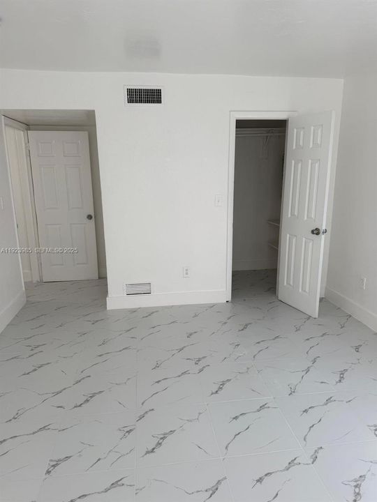 En Renta: $2,400 (2 camas, 2 baños, 950 Pies cuadrados)