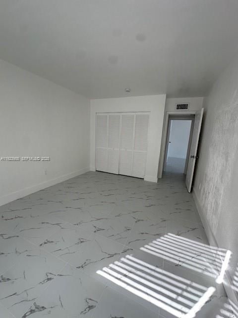 En Renta: $2,400 (2 camas, 2 baños, 950 Pies cuadrados)