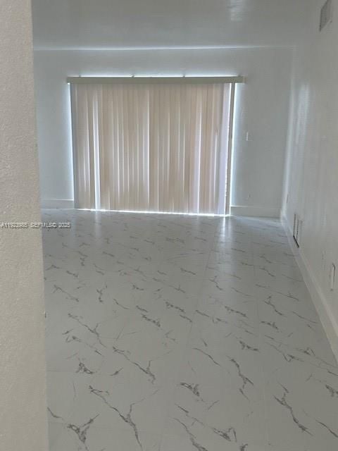 En Renta: $2,400 (2 camas, 2 baños, 950 Pies cuadrados)