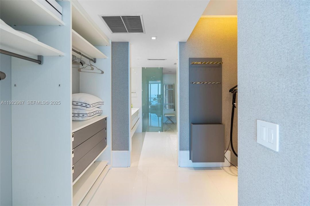 待售: $4,750,000 (4 贝兹, 4 浴室, 2485 平方英尺)