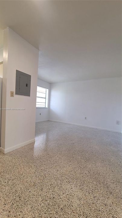 For Rent: $1,650 (1 beds, 1 baths, 550 Square Feet)