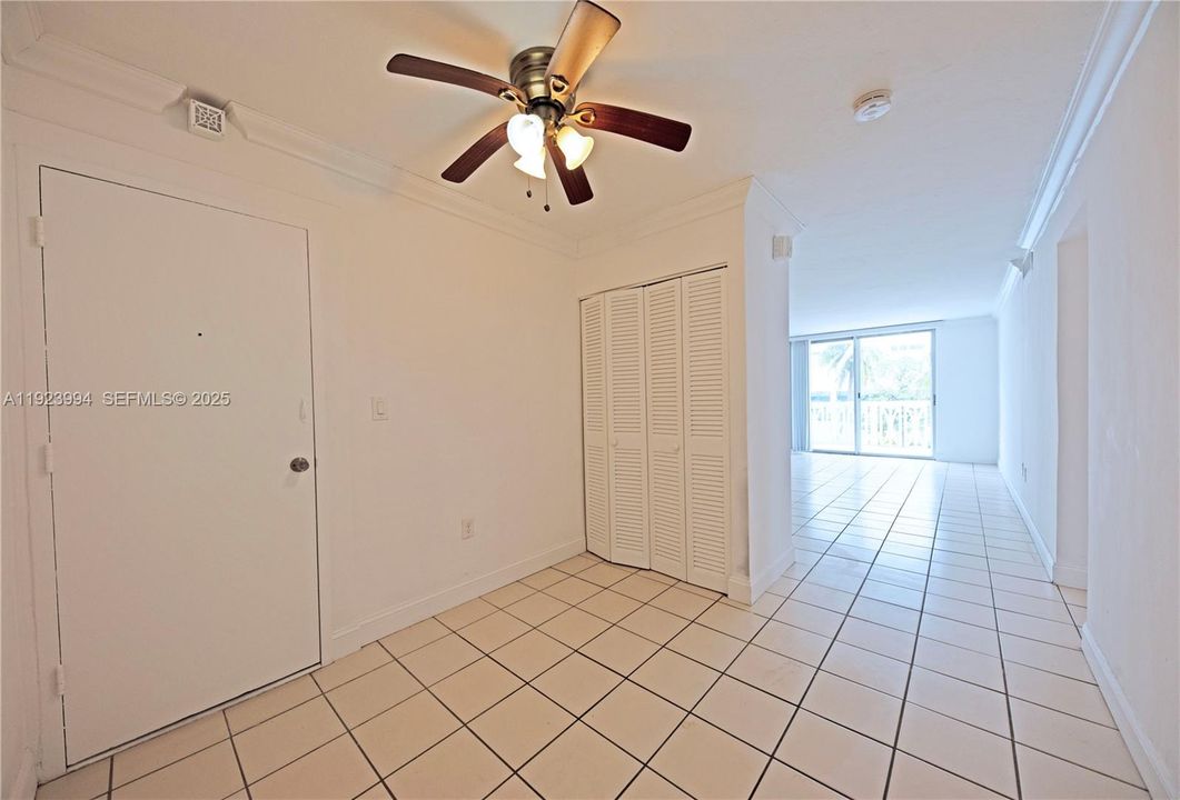 For Rent: $2,550 (2 beds, 2 baths, 1000 Square Feet)
