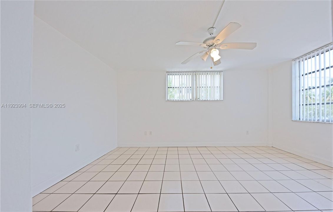 For Rent: $2,550 (2 beds, 2 baths, 1000 Square Feet)