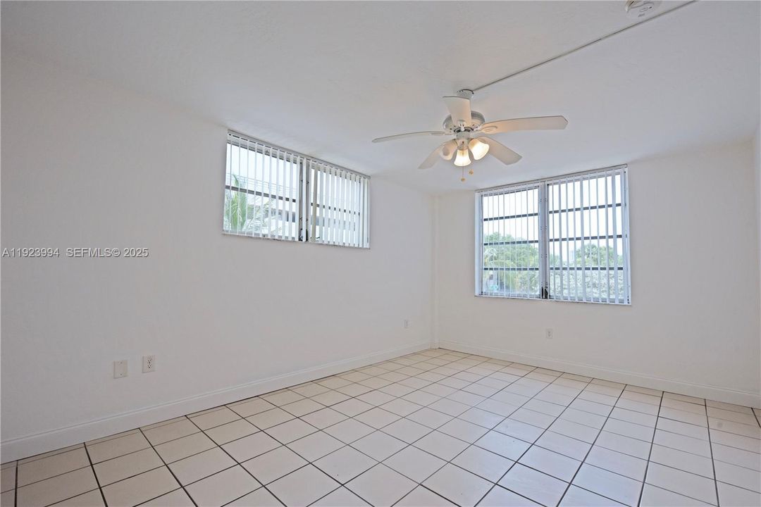 For Rent: $2,550 (2 beds, 2 baths, 1000 Square Feet)