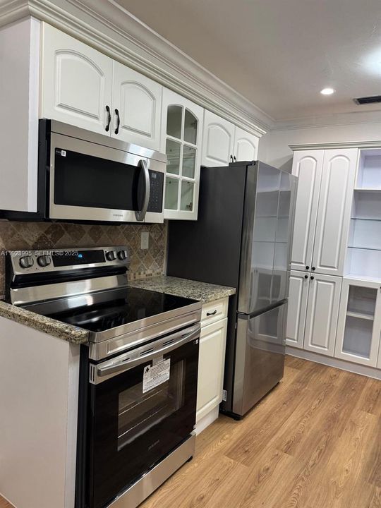 En Renta: $3,875 (3 camas, 2 baños, 1625 Pies cuadrados)