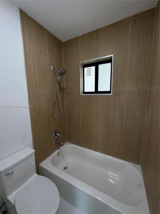 En Renta: $3,875 (3 camas, 2 baños, 1625 Pies cuadrados)