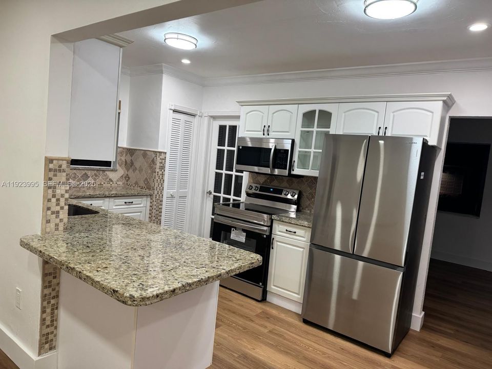 En Renta: $3,875 (3 camas, 2 baños, 1625 Pies cuadrados)