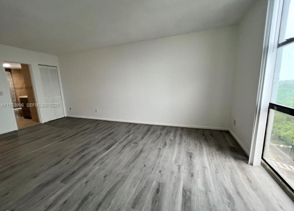 For Rent: $2,150 (2 beds, 2 baths, 1050 Square Feet)