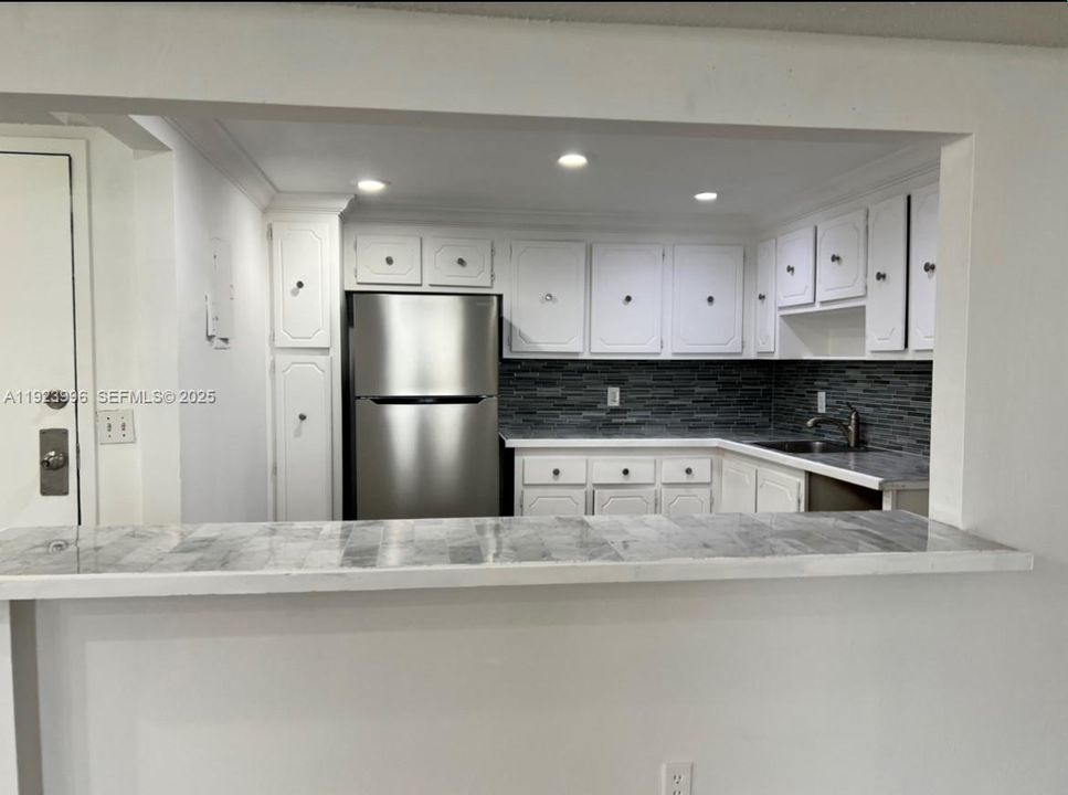 For Rent: $2,150 (2 beds, 2 baths, 1050 Square Feet)