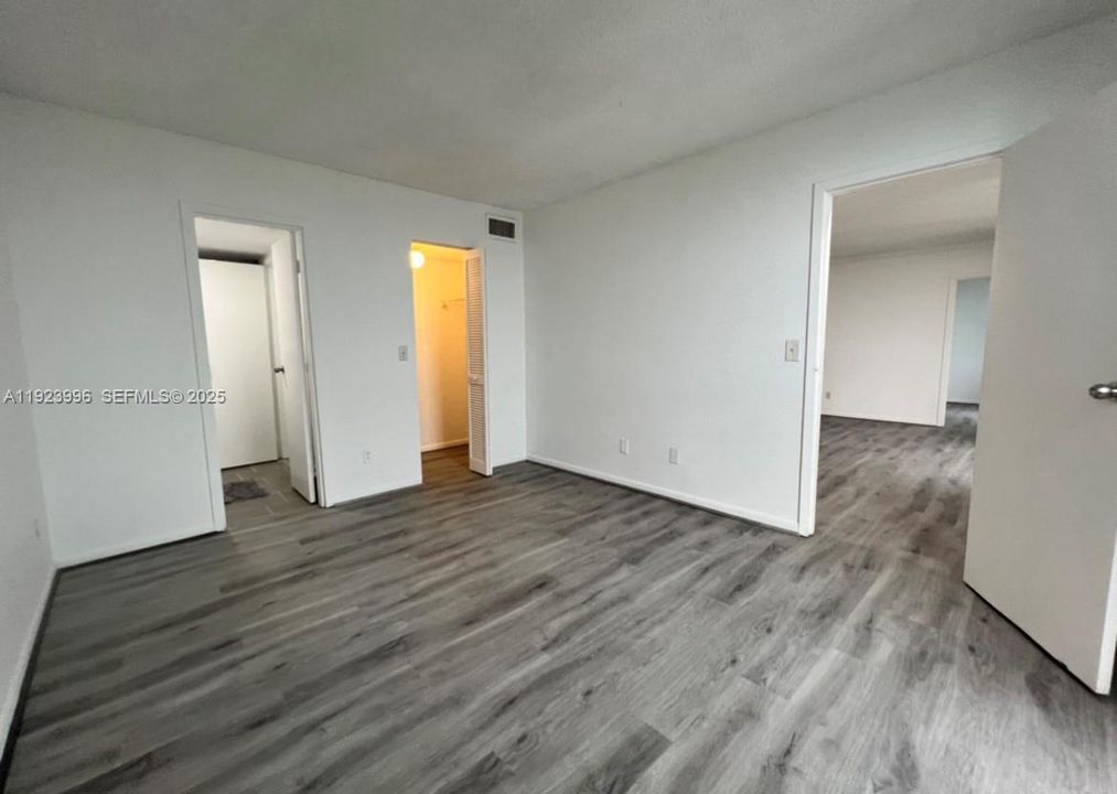 For Rent: $2,150 (2 beds, 2 baths, 1050 Square Feet)