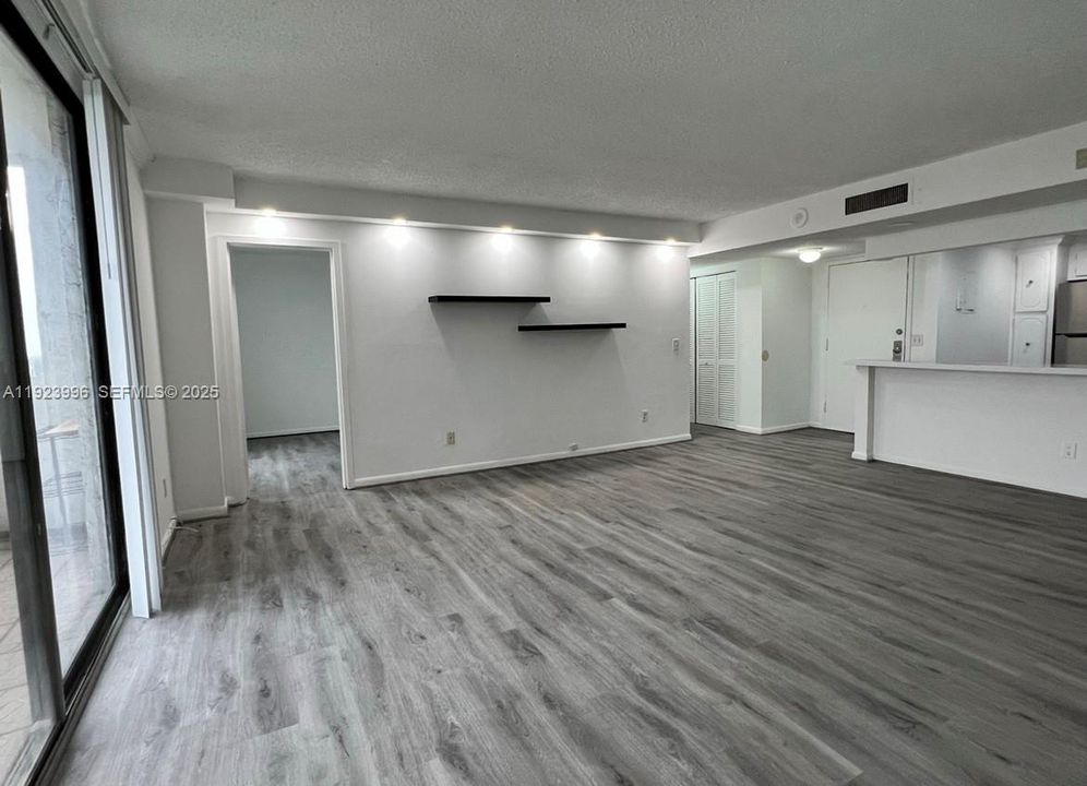 For Rent: $2,150 (2 beds, 2 baths, 1050 Square Feet)