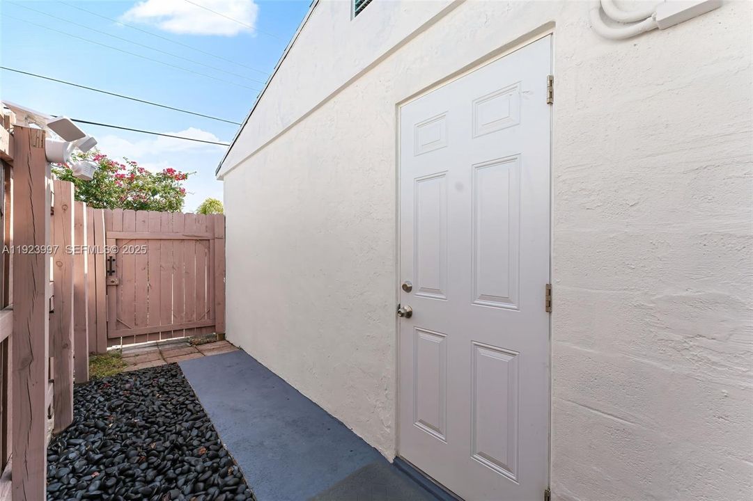 В аренду: $1,400 (1 спален, 1 ванн, 177 Квадратных фут)