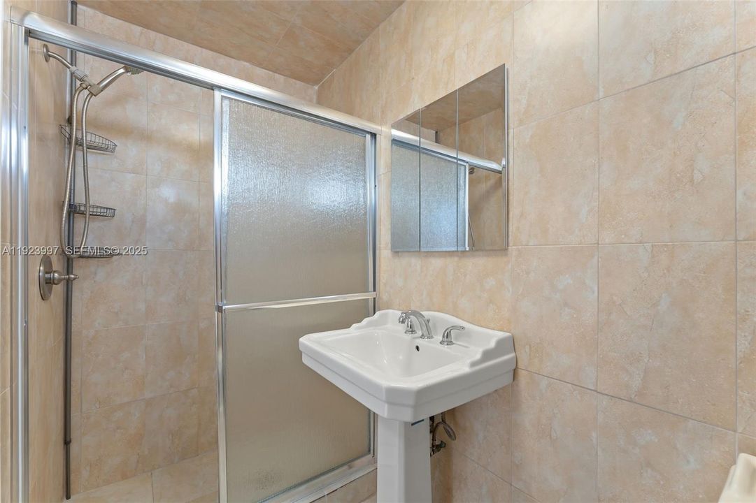 В аренду: $1,400 (1 спален, 1 ванн, 177 Квадратных фут)