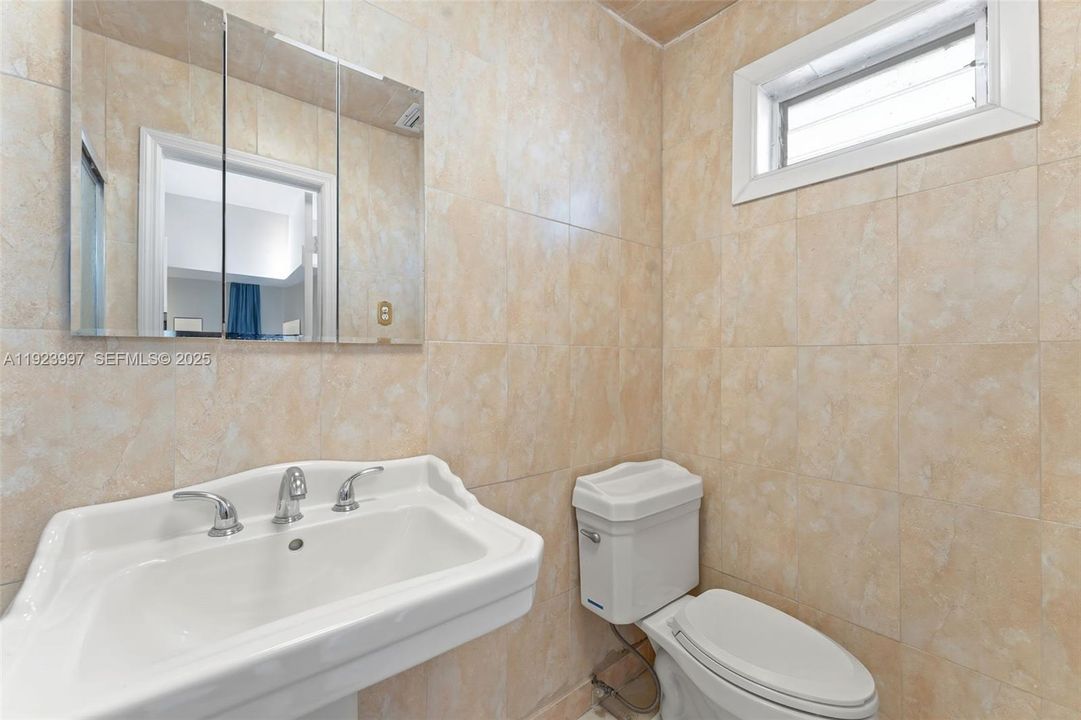 В аренду: $1,400 (1 спален, 1 ванн, 177 Квадратных фут)