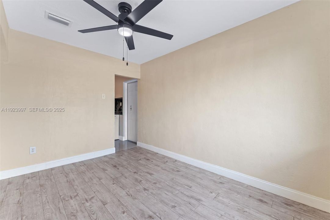 В аренду: $1,400 (1 спален, 1 ванн, 177 Квадратных фут)