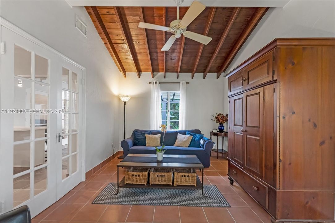 For Sale: $1,900,000 (4 beds, 3 baths, 1932 Square Feet)