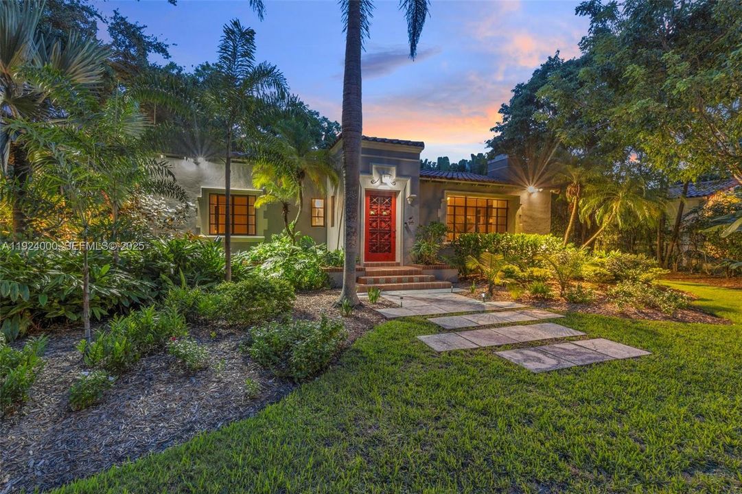 For Sale: $1,900,000 (4 beds, 3 baths, 1932 Square Feet)