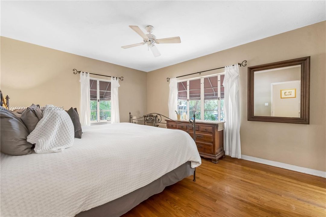 For Sale: $1,900,000 (4 beds, 3 baths, 1932 Square Feet)