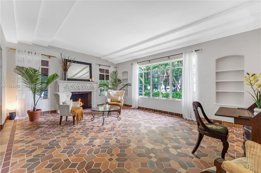 For Sale: $1,900,000 (4 beds, 3 baths, 1932 Square Feet)