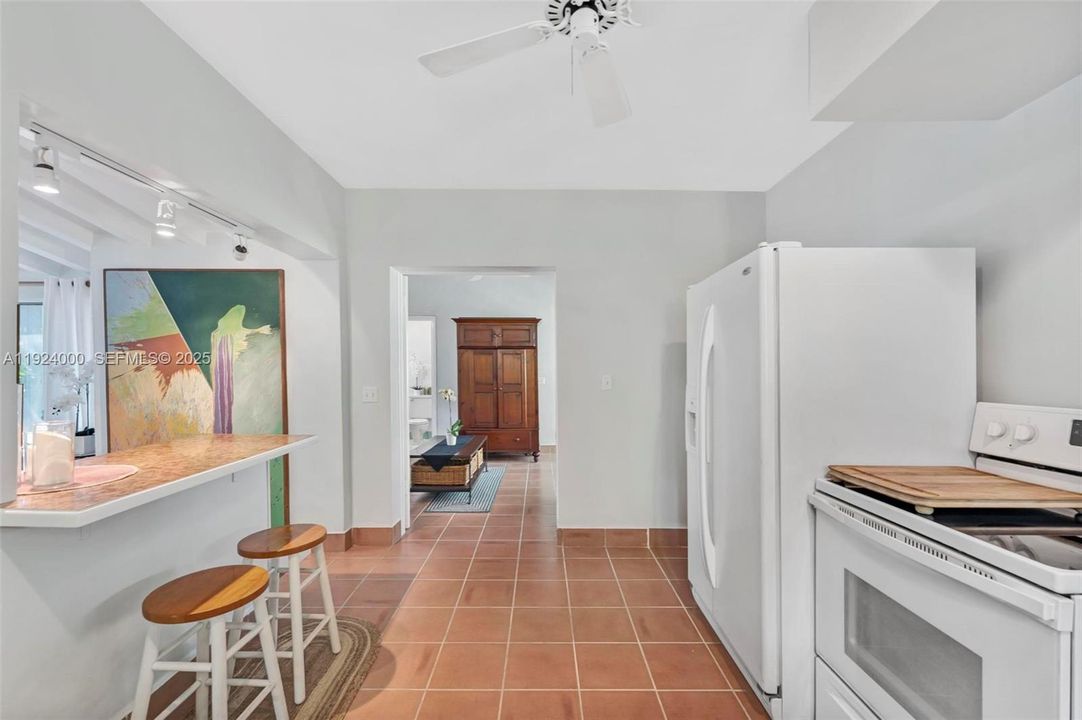 For Sale: $1,900,000 (4 beds, 3 baths, 1932 Square Feet)