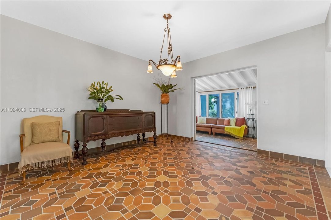 For Sale: $1,900,000 (4 beds, 3 baths, 1932 Square Feet)