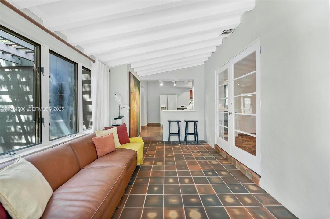 For Sale: $1,900,000 (4 beds, 3 baths, 1932 Square Feet)