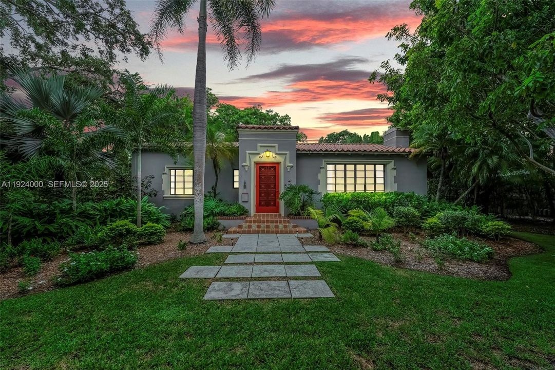 For Sale: $1,900,000 (4 beds, 3 baths, 1932 Square Feet)