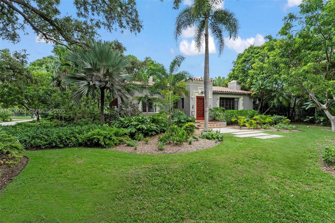 For Sale: $1,900,000 (4 beds, 3 baths, 1932 Square Feet)