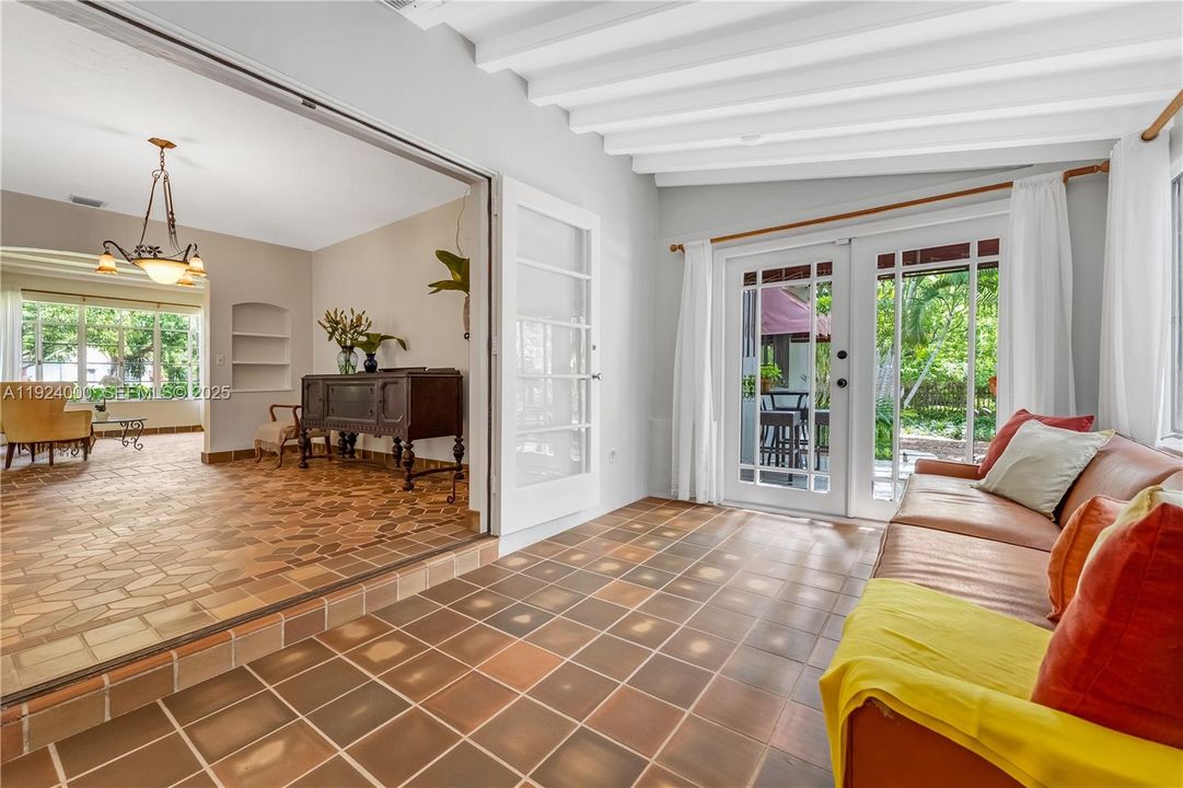 For Sale: $1,900,000 (4 beds, 3 baths, 1932 Square Feet)