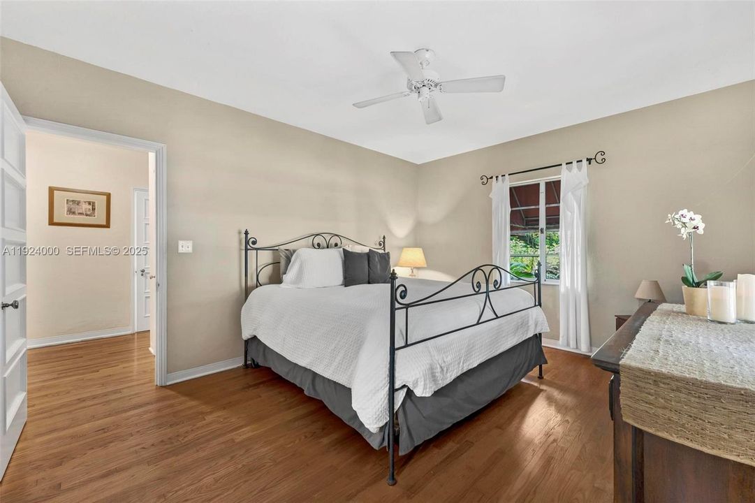 For Sale: $1,900,000 (4 beds, 3 baths, 1932 Square Feet)