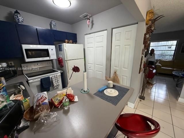 For Rent: $3,000 (2 beds, 1 baths, 928 Square Feet)