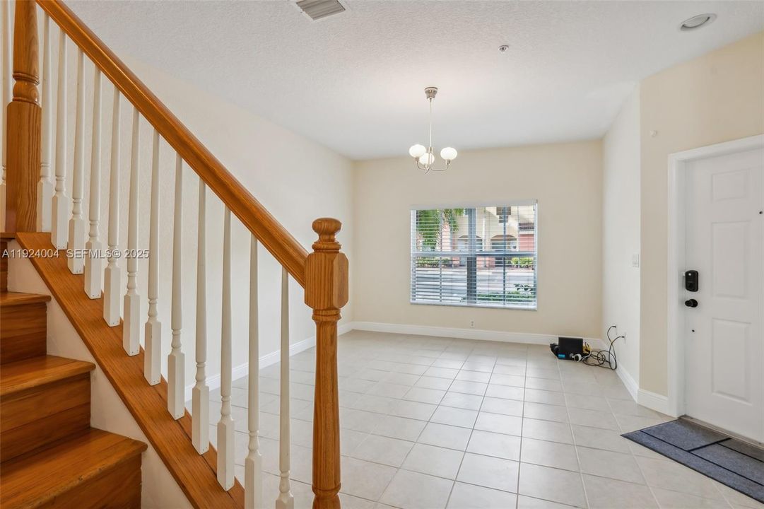 For Sale: $326,500 (3 beds, 2 baths, 1536 Square Feet)