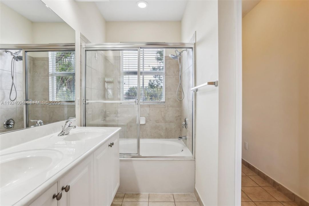 For Sale: $326,500 (3 beds, 2 baths, 1536 Square Feet)