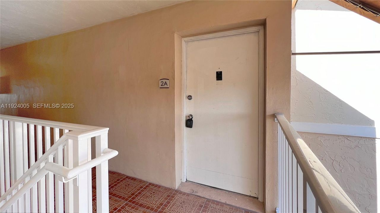 待售: $275,000 (2 贝兹, 2 浴室, 1060 平方英尺)