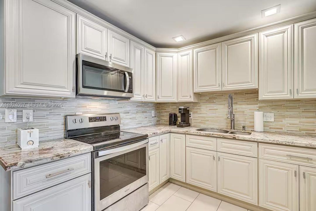 En Venta: $500,000 (3 camas, 2 baños, 1525 Pies cuadrados)