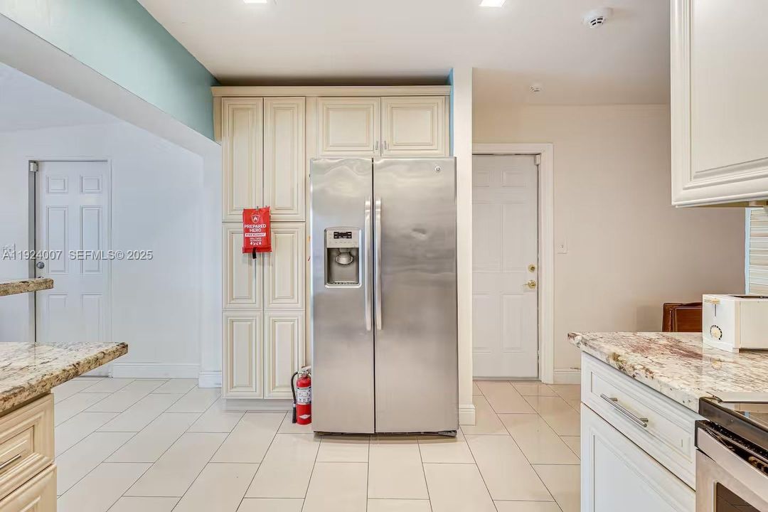 En Venta: $500,000 (3 camas, 2 baños, 1525 Pies cuadrados)