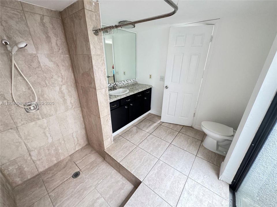 出租: $2,475 (2 贝兹, 2 浴室, 1230 平方英尺)