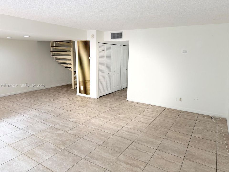 出租: $2,475 (2 贝兹, 2 浴室, 1230 平方英尺)