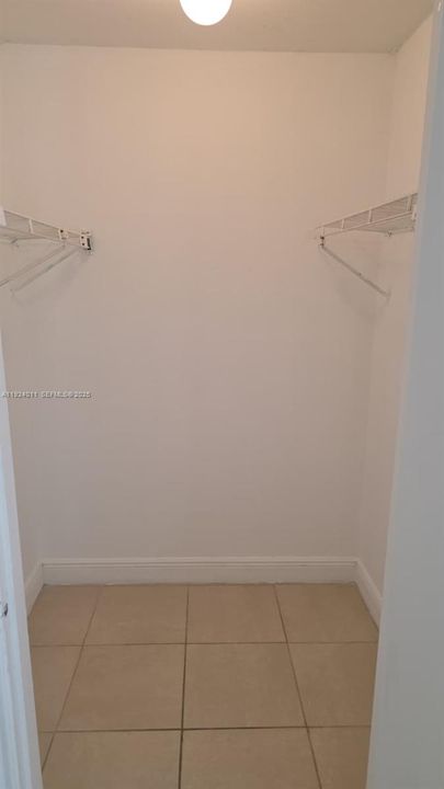 Под контрактом: $2,050 (2 спален, 2 ванн, 1256 Квадратных фут)