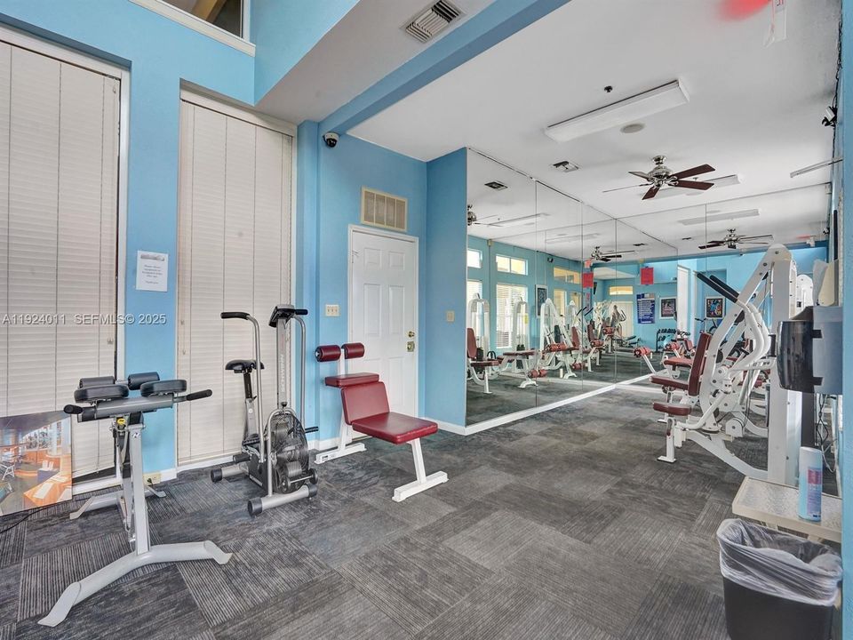 For Rent: $2,100 (2 beds, 2 baths, 1256 Square Feet)