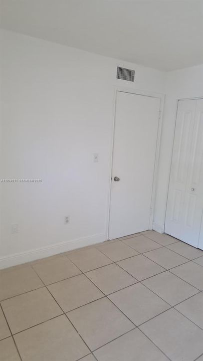 Под контрактом: $2,050 (2 спален, 2 ванн, 1256 Квадратных фут)