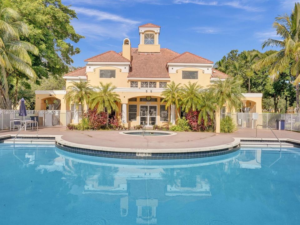 For Rent: $2,100 (2 beds, 2 baths, 1256 Square Feet)