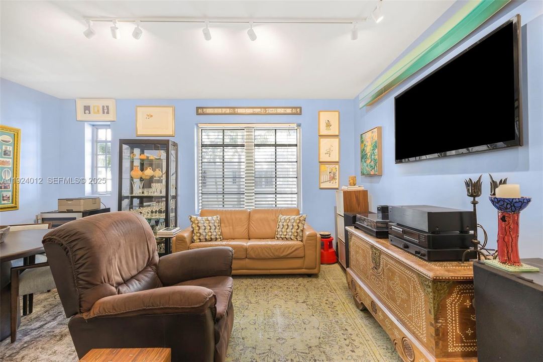 En Venta: $299,000 (1 camas, 1 baños, 556 Pies cuadrados)