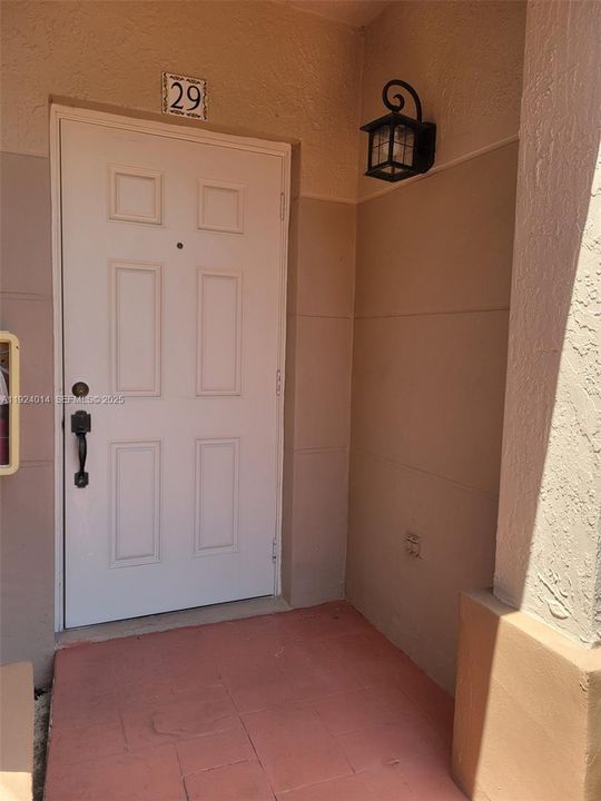 For Sale: $360,000 (2 beds, 2 baths, 1120 Square Feet)