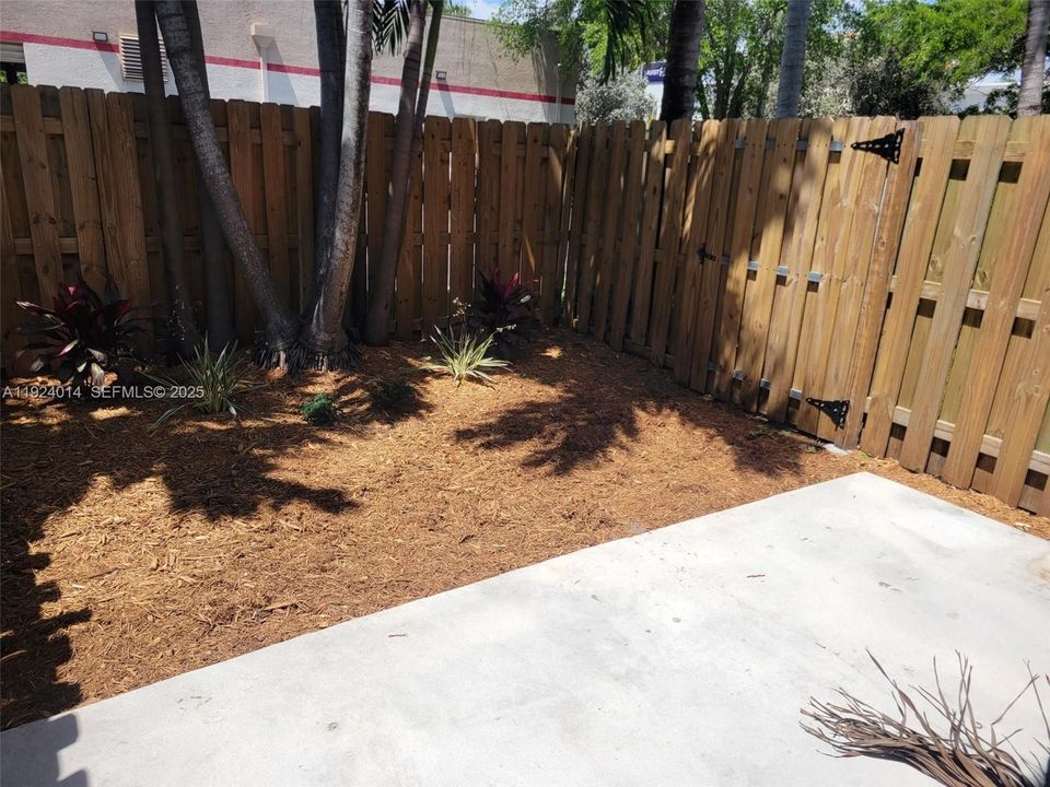 For Sale: $360,000 (2 beds, 2 baths, 1120 Square Feet)