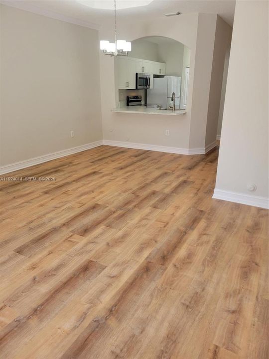 For Sale: $360,000 (2 beds, 2 baths, 1120 Square Feet)