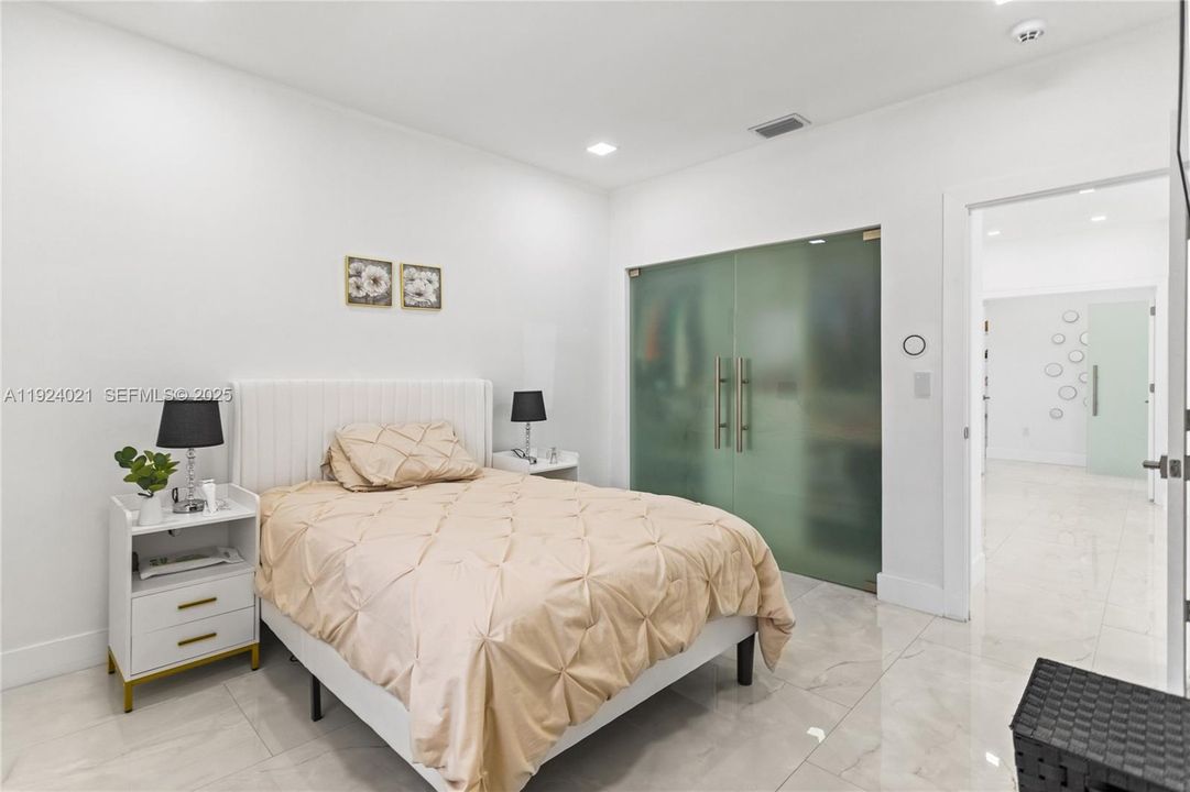 For Sale: $1,199,900 (5 beds, 3 baths, 3087 Square Feet)